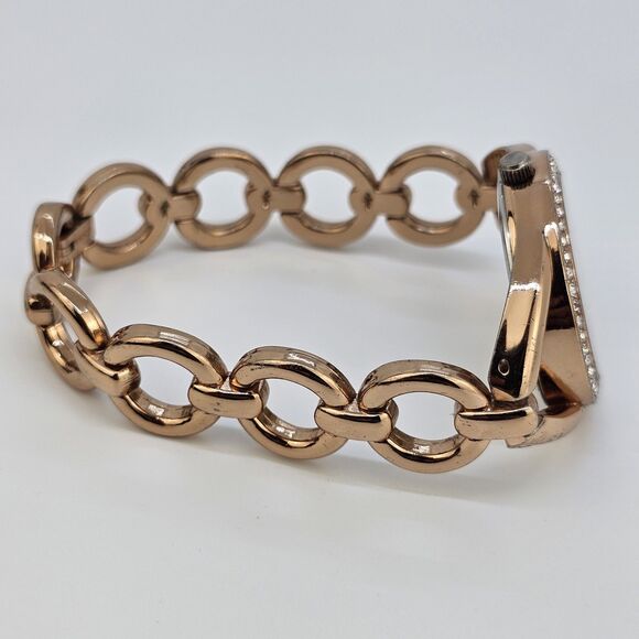 Ellen Tracy Women's Watch 32MM Gold Dial Gold Bracelet Band 7" New Battery - Picture 8 of 11